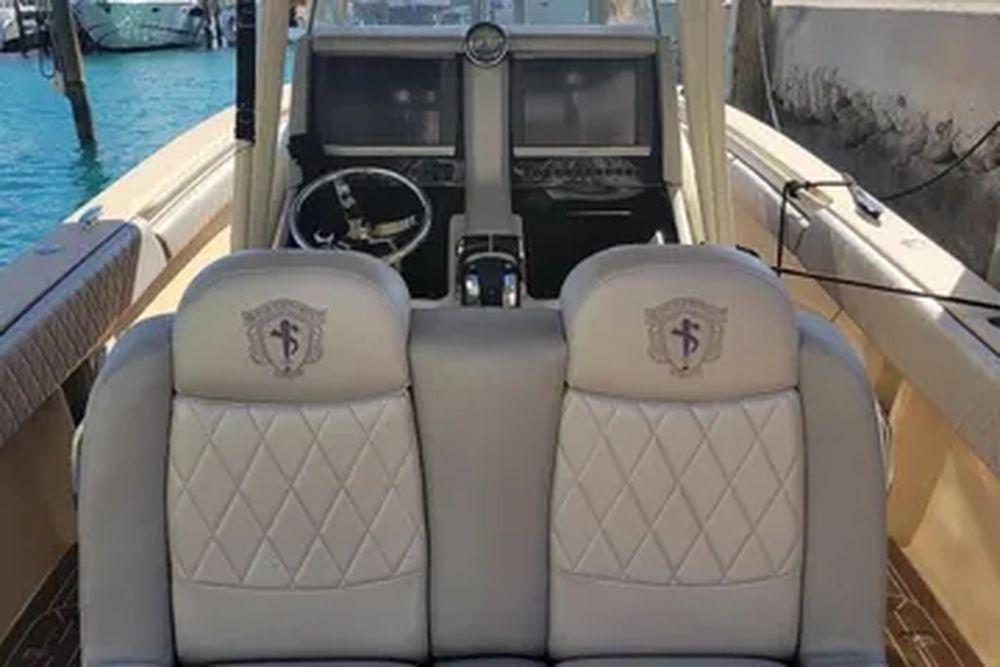 38' 2013 Statement 38 SUV Open