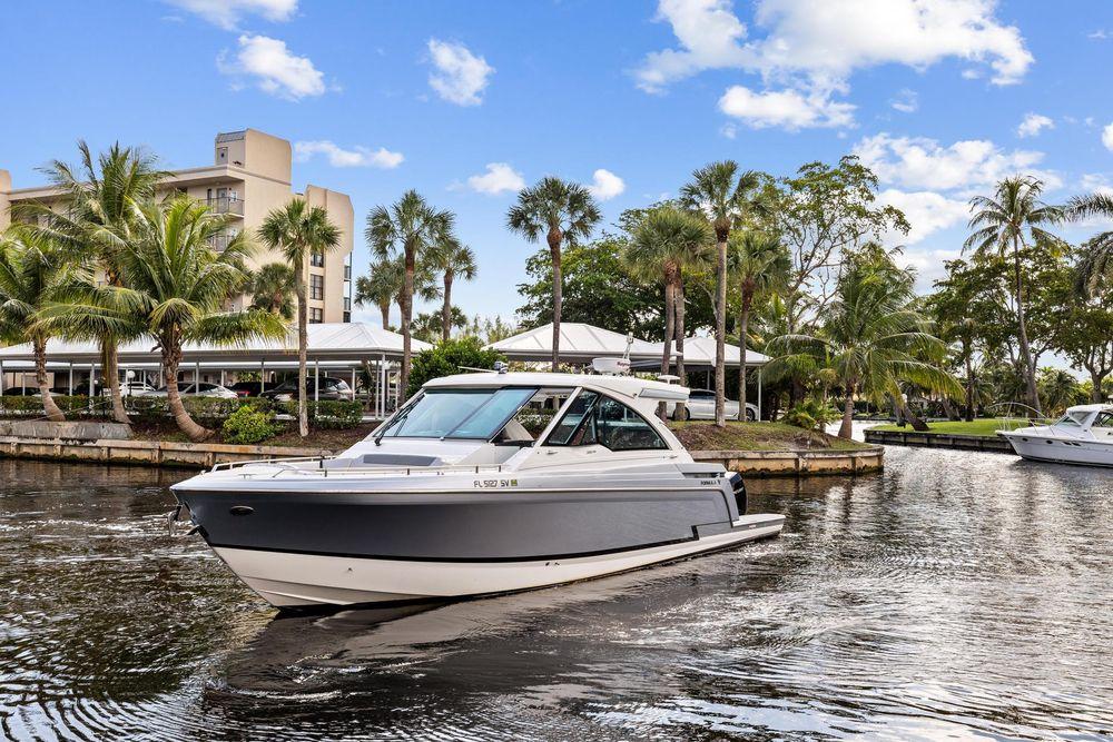 38' 2021 Formula 380 Super Sport Crossover OB