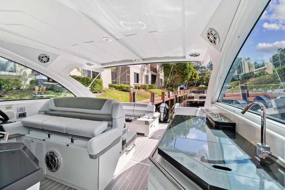 38' 2021 Formula 380 Super Sport Crossover OB