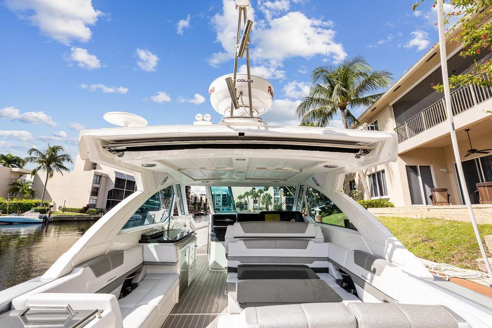 38' 2021 Formula 380 Super Sport Crossover OB