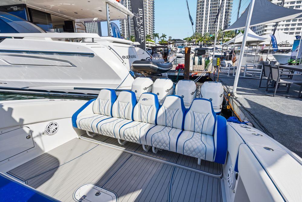 43' 2019 Midnight Express Open