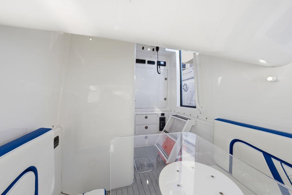 43' 2019 Midnight Express Open