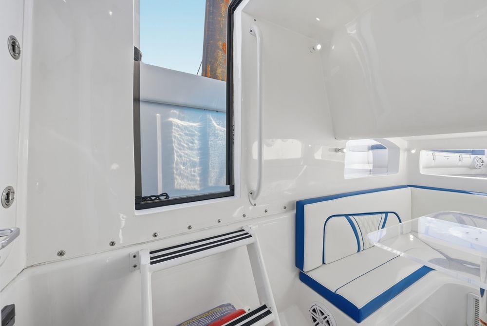 43' 2019 Midnight Express Open