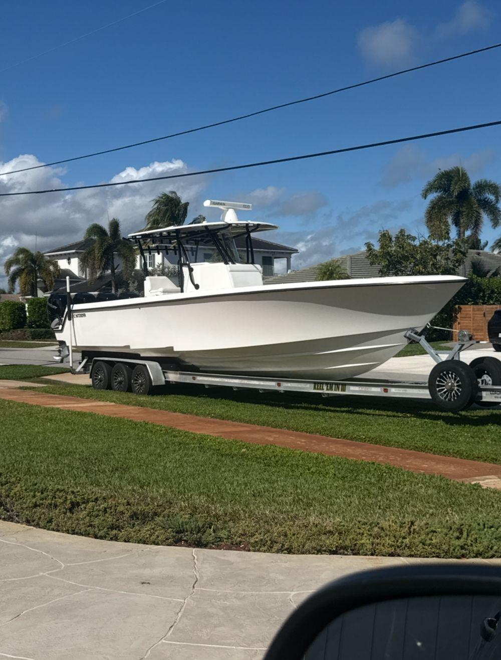 39' 2020 Contender 39 ST