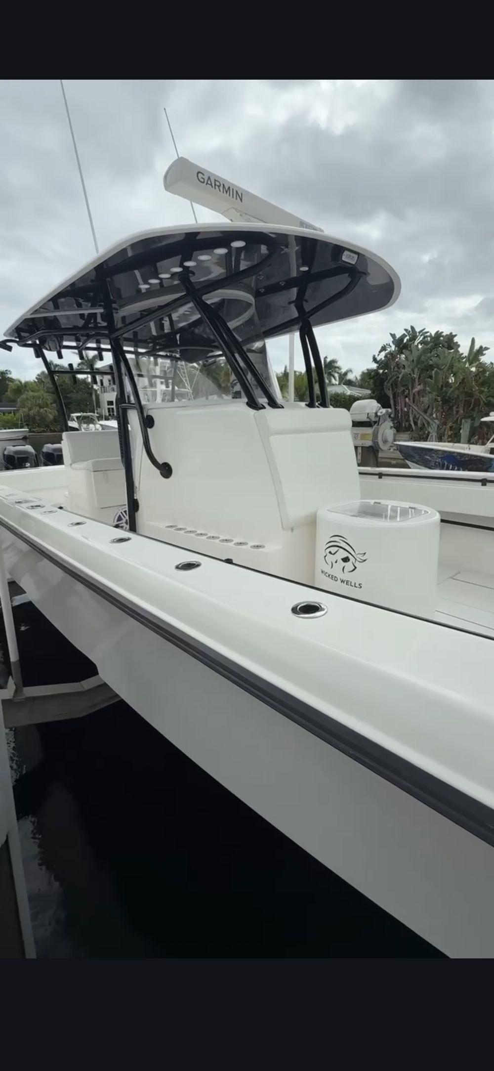 39' 2020 Contender 39 ST