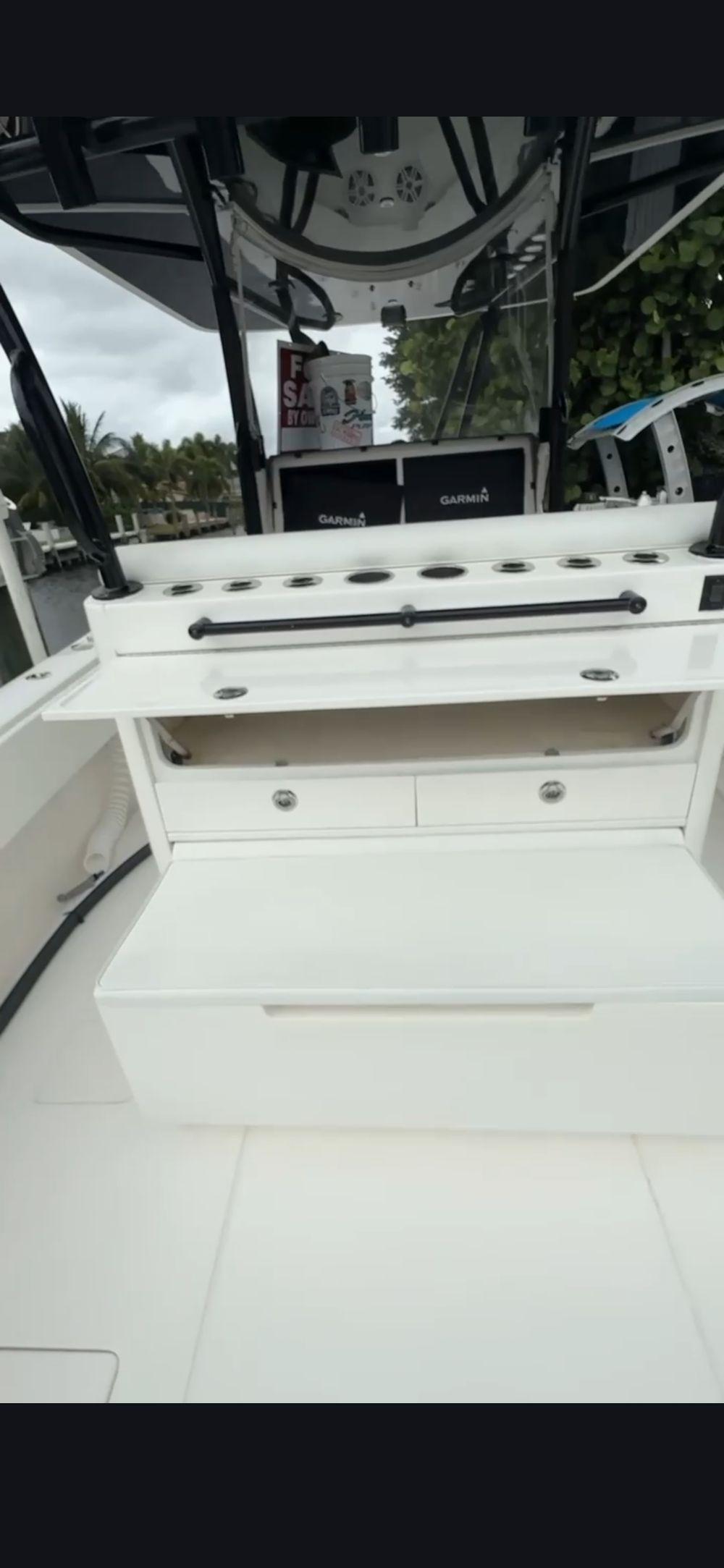 39' 2020 Contender 39 ST