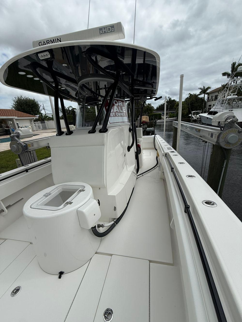 39' 2020 Contender 39 ST