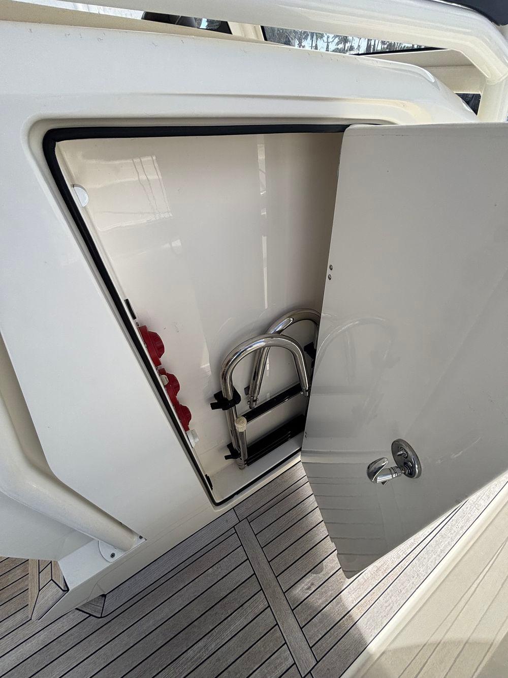 37' 2018 Ocean 1 37 RIB