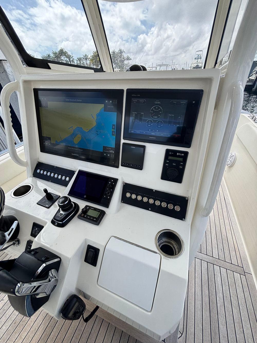 37' 2018 Ocean 1 37 RIB