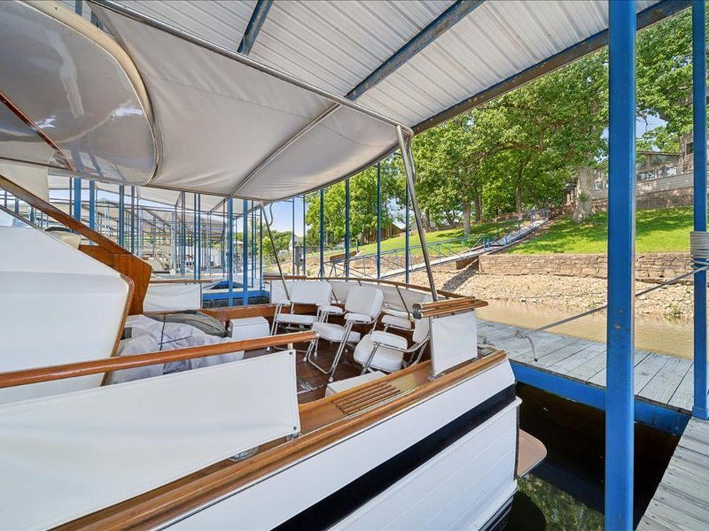 37' 1964 Chris-Craft 37 Constellation