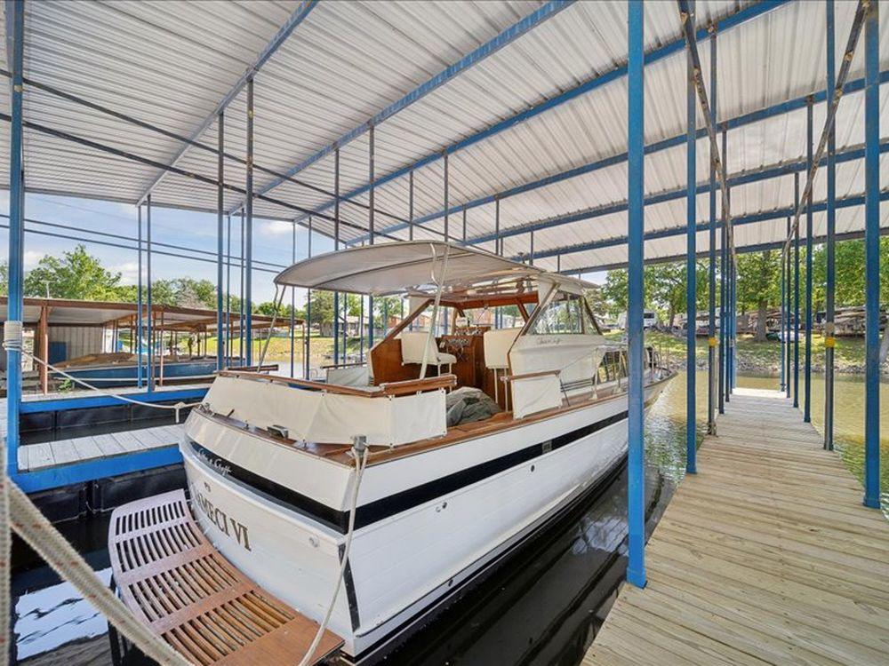 37' 1964 Chris-Craft 37 Constellation