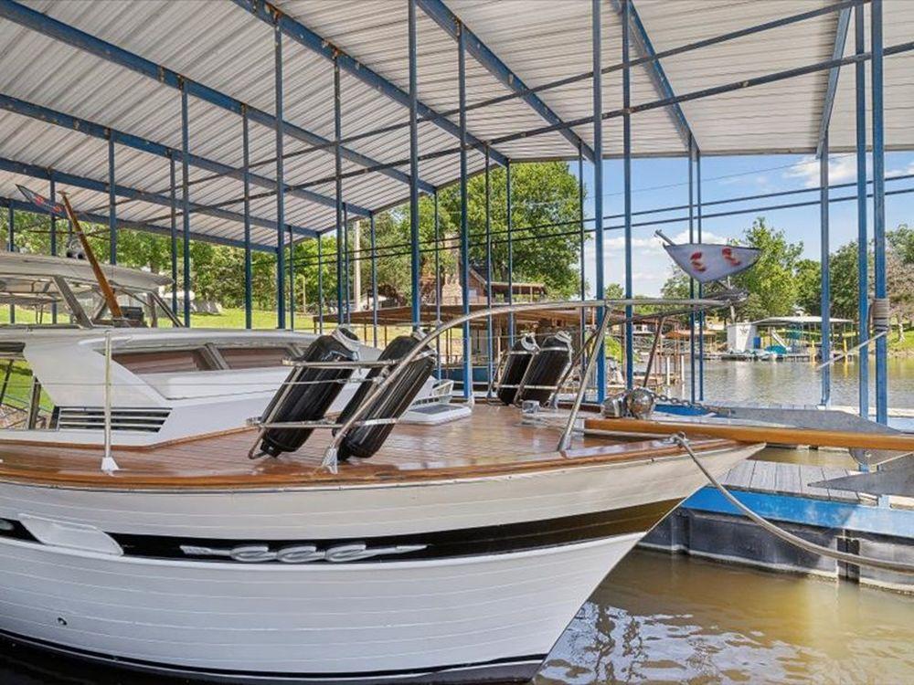 37' 1964 Chris-Craft 37 Constellation