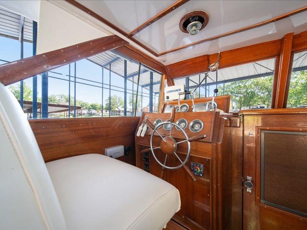 37' 1964 Chris-Craft 37 Constellation