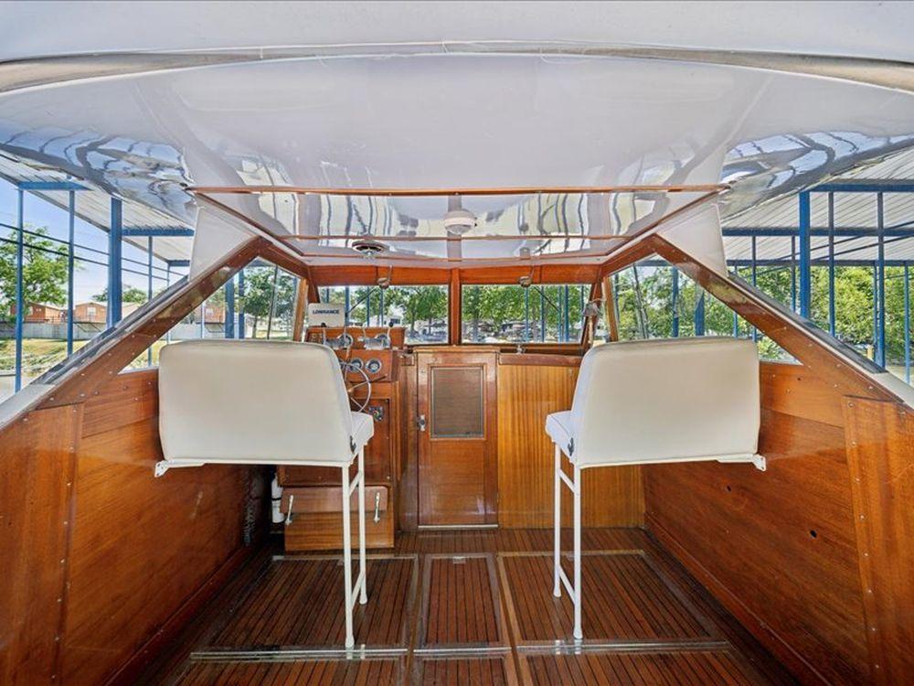 37' 1964 Chris-Craft 37 Constellation