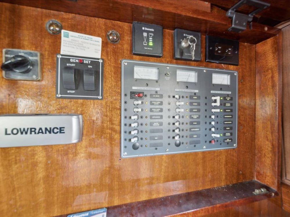 37' 1964 Chris-Craft 37 Constellation