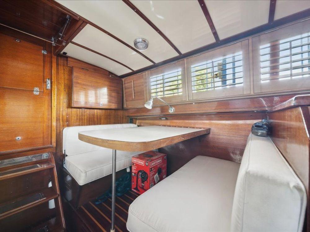 37' 1964 Chris-Craft 37 Constellation