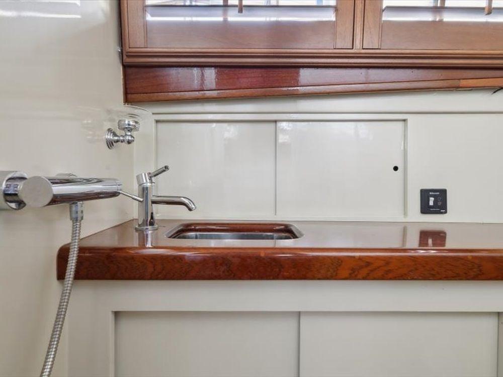 37' 1964 Chris-Craft 37 Constellation