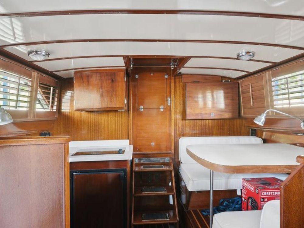 37' 1964 Chris-Craft 37 Constellation