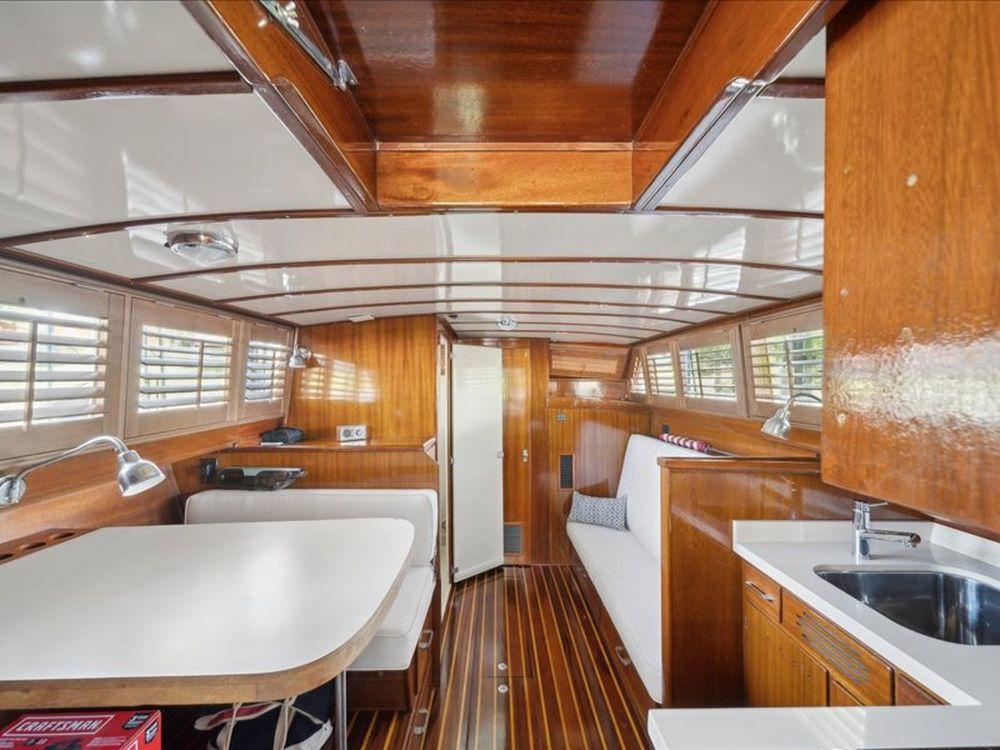 37' 1964 Chris-Craft 37 Constellation