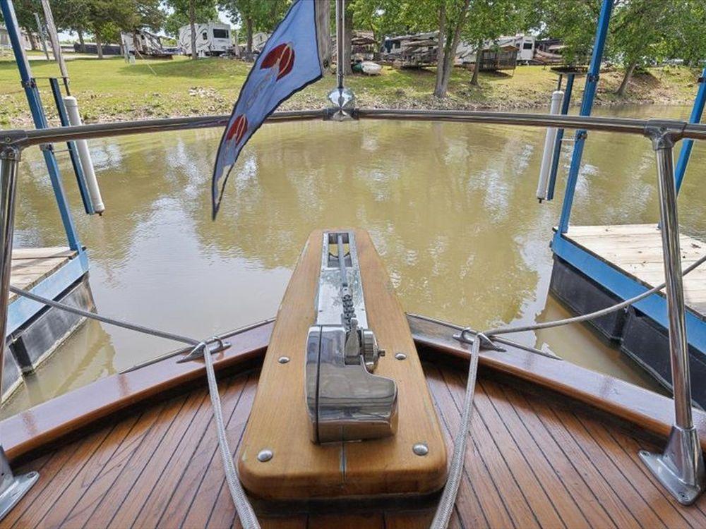 37' 1964 Chris-Craft 37 Constellation