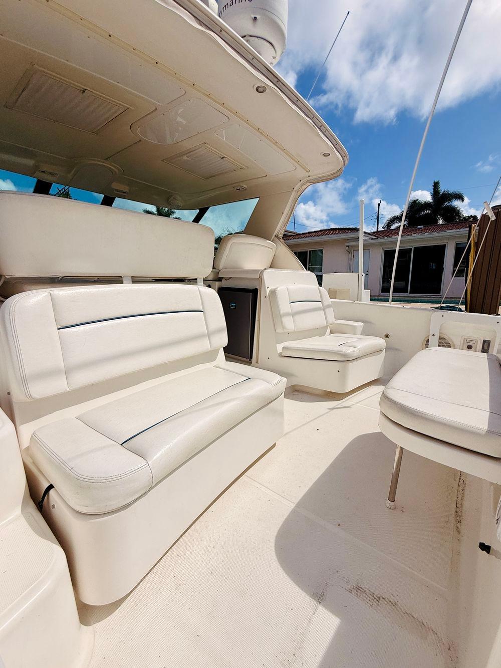 36' 2005 Tiara Yachts 3600 Sovran