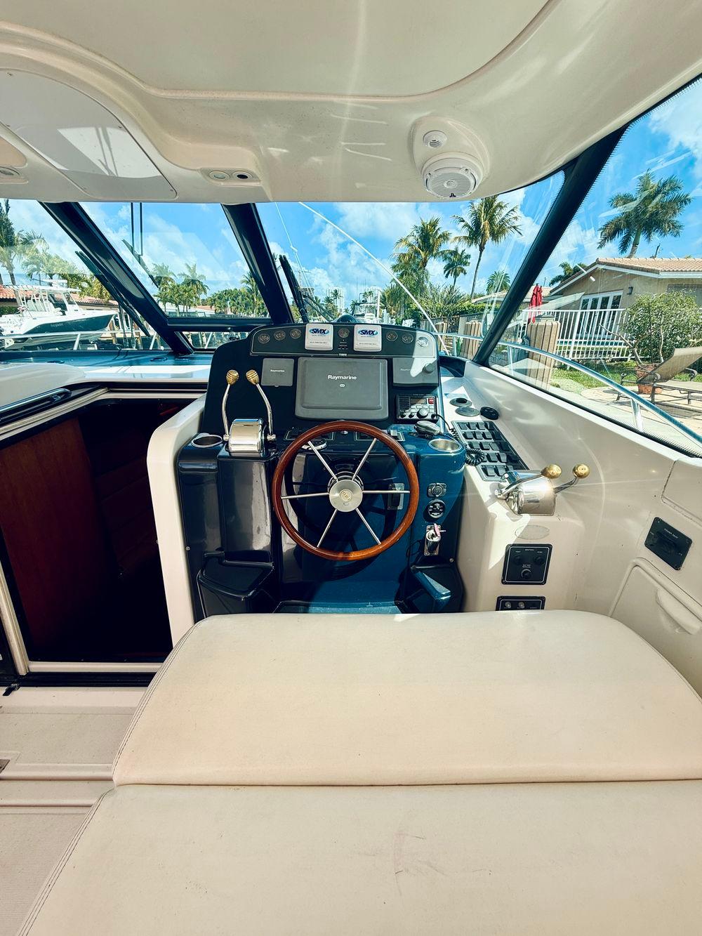 36' 2005 Tiara Yachts 3600 Sovran