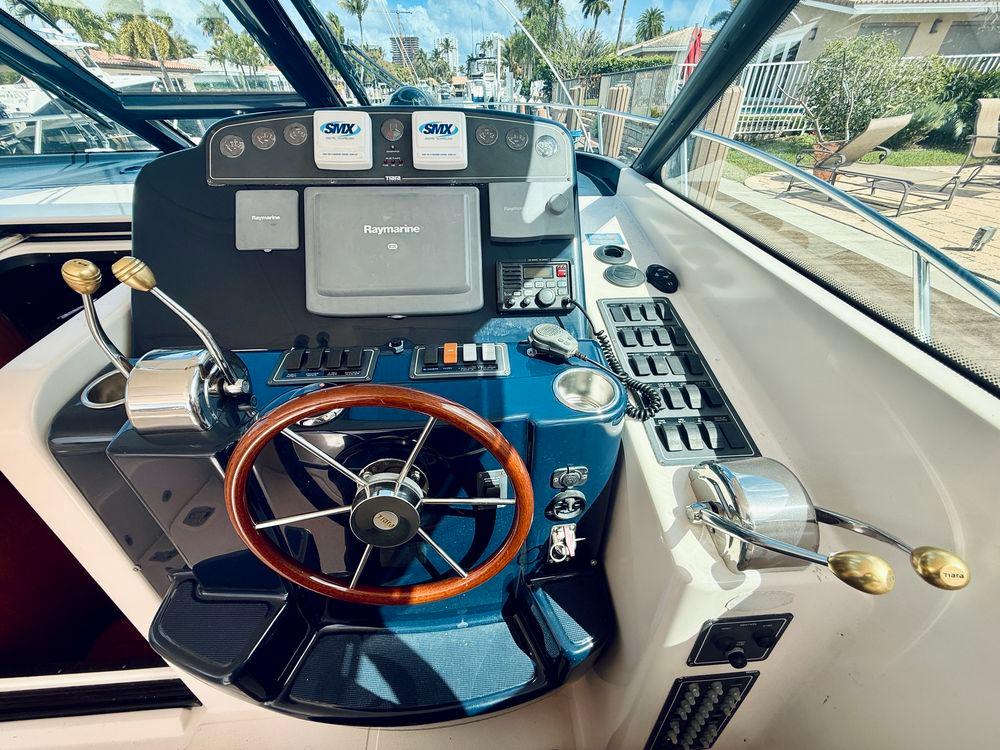 36' 2005 Tiara Yachts 3600 Sovran