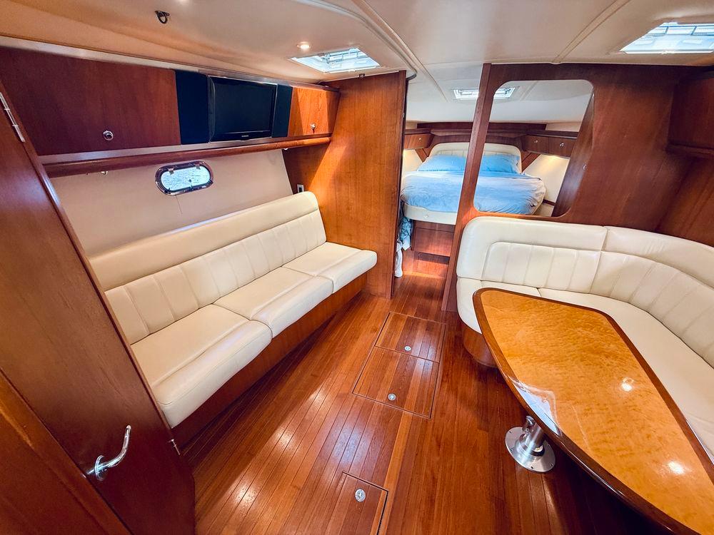 36' 2005 Tiara Yachts 3600 Sovran