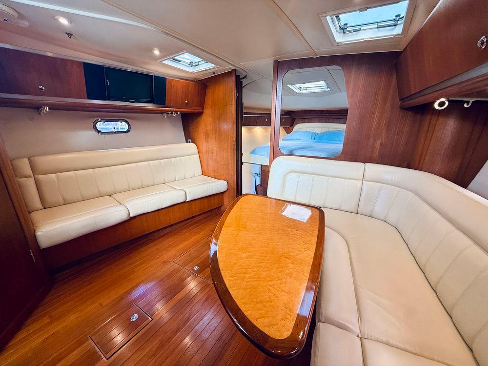 36' 2005 Tiara Yachts 3600 Sovran