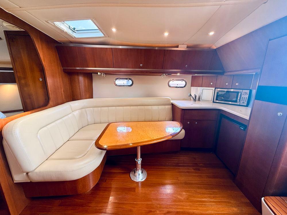 36' 2005 Tiara Yachts 3600 Sovran