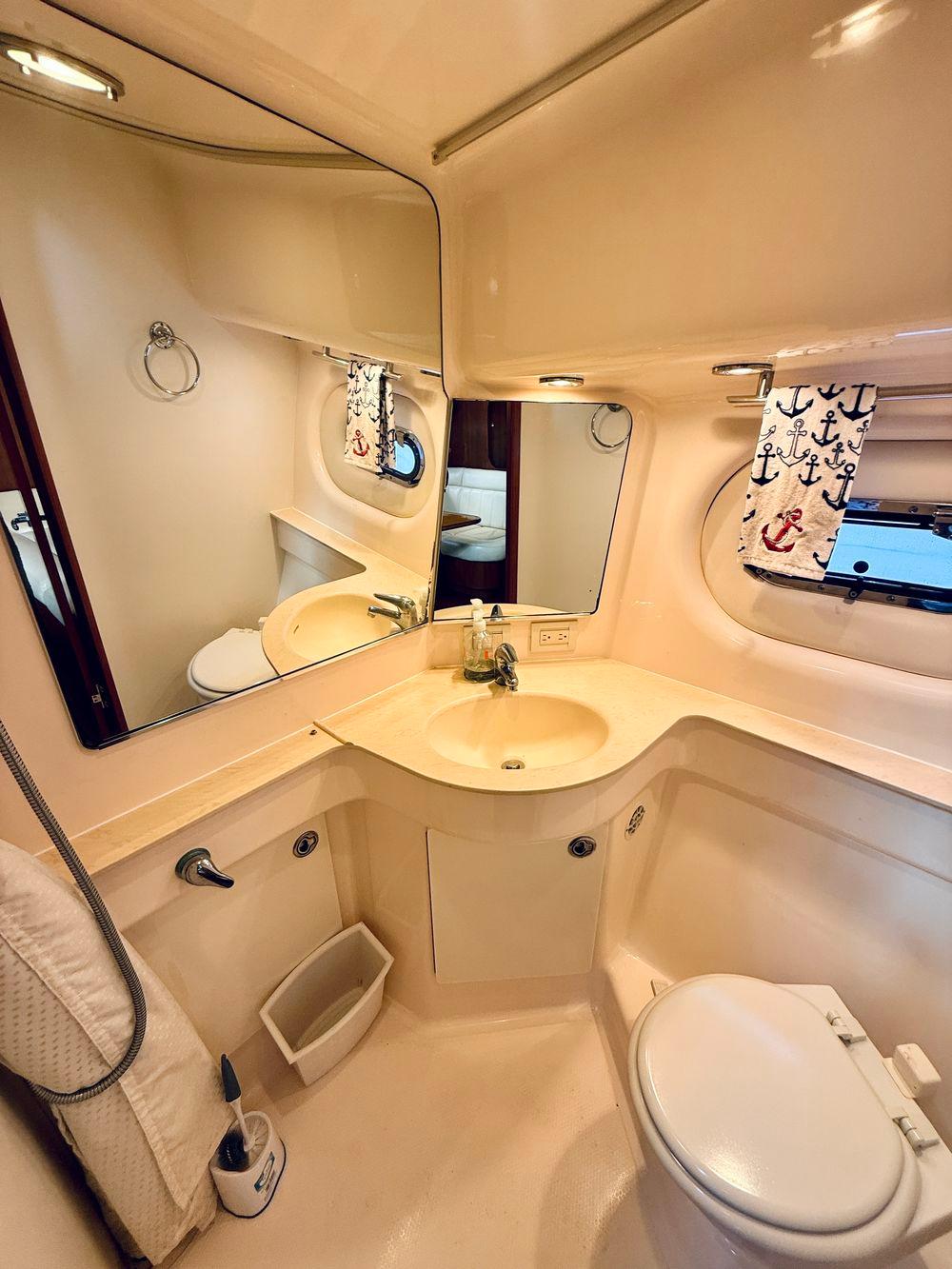 36' 2005 Tiara Yachts 3600 Sovran