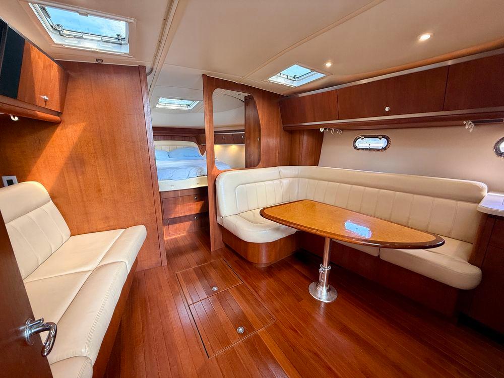 36' 2005 Tiara Yachts 3600 Sovran