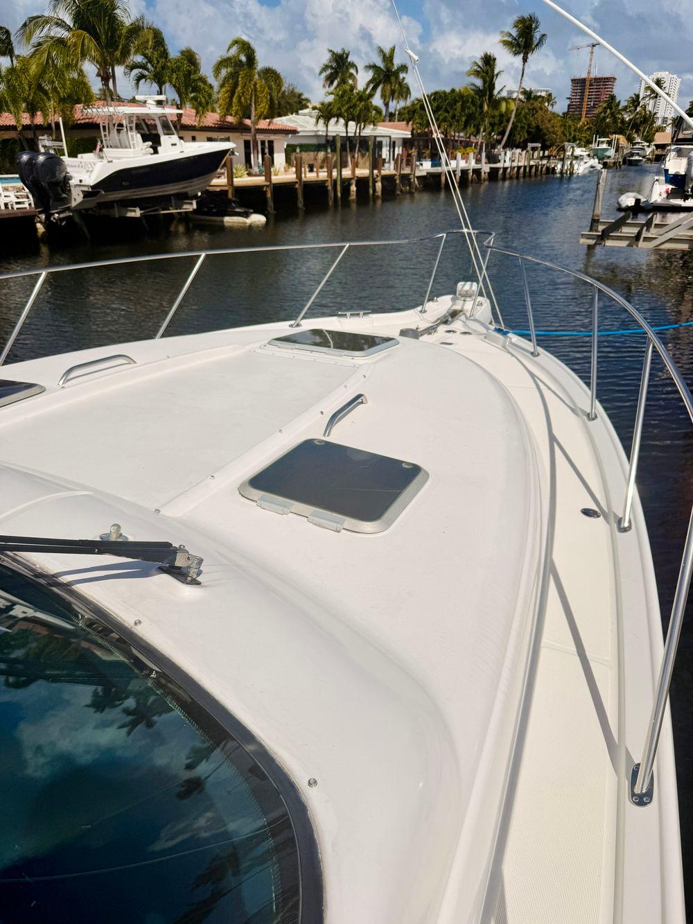 36' 2005 Tiara Yachts 3600 Sovran