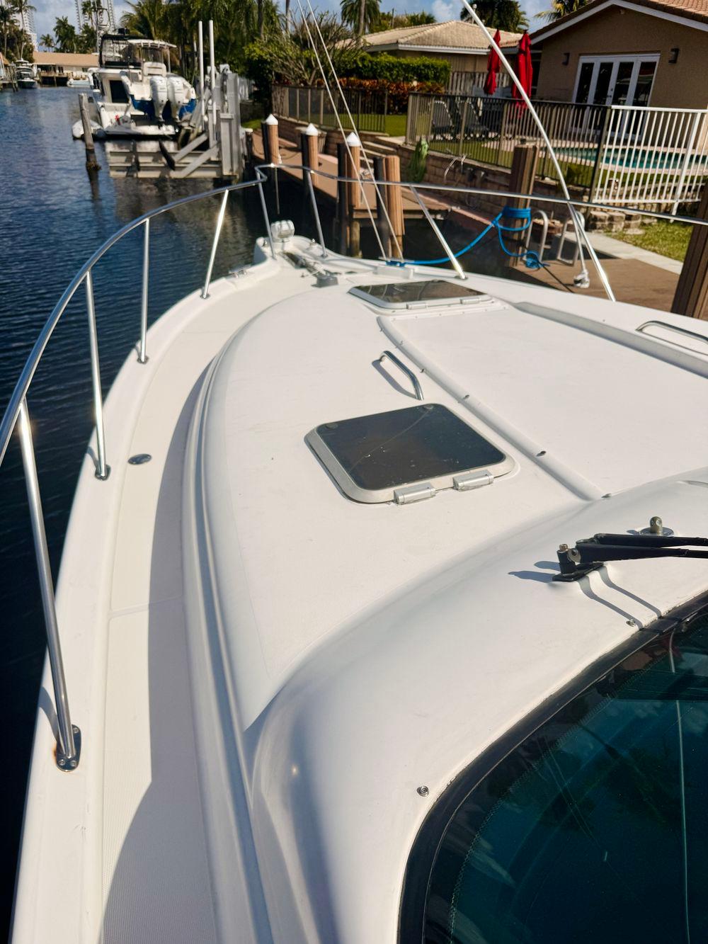 36' 2005 Tiara Yachts 3600 Sovran