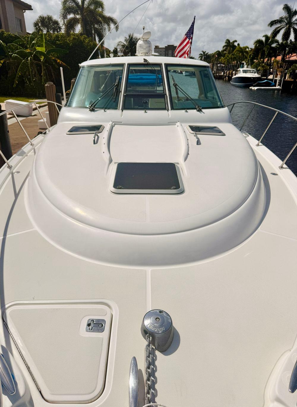 36' 2005 Tiara Yachts 3600 Sovran