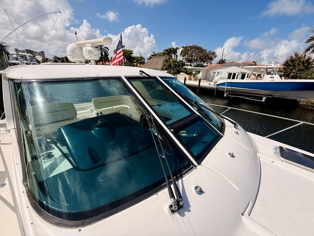 36' 2005 Tiara Yachts 3600 Sovran