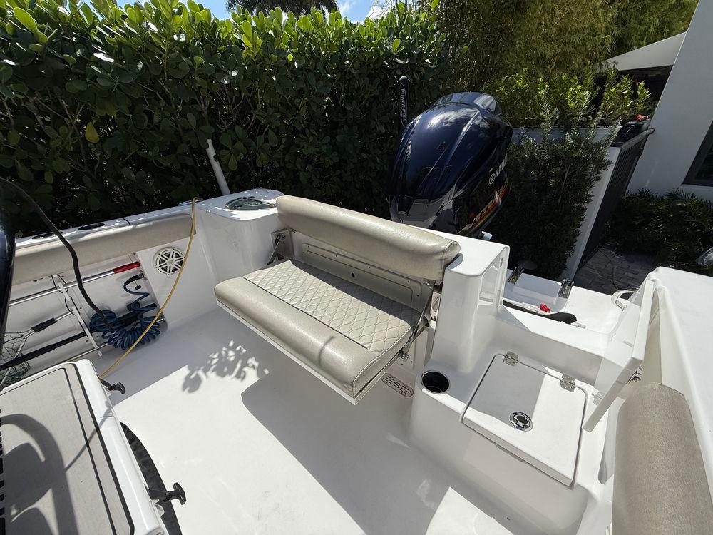 23' 2021 Sportsman Open 232 Center Console