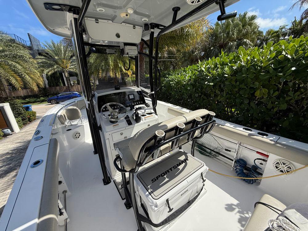 23' 2021 Sportsman Open 232 Center Console