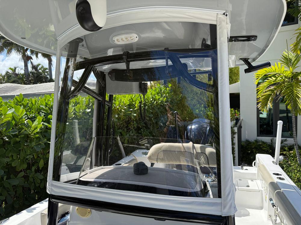 23' 2021 Sportsman Open 232 Center Console