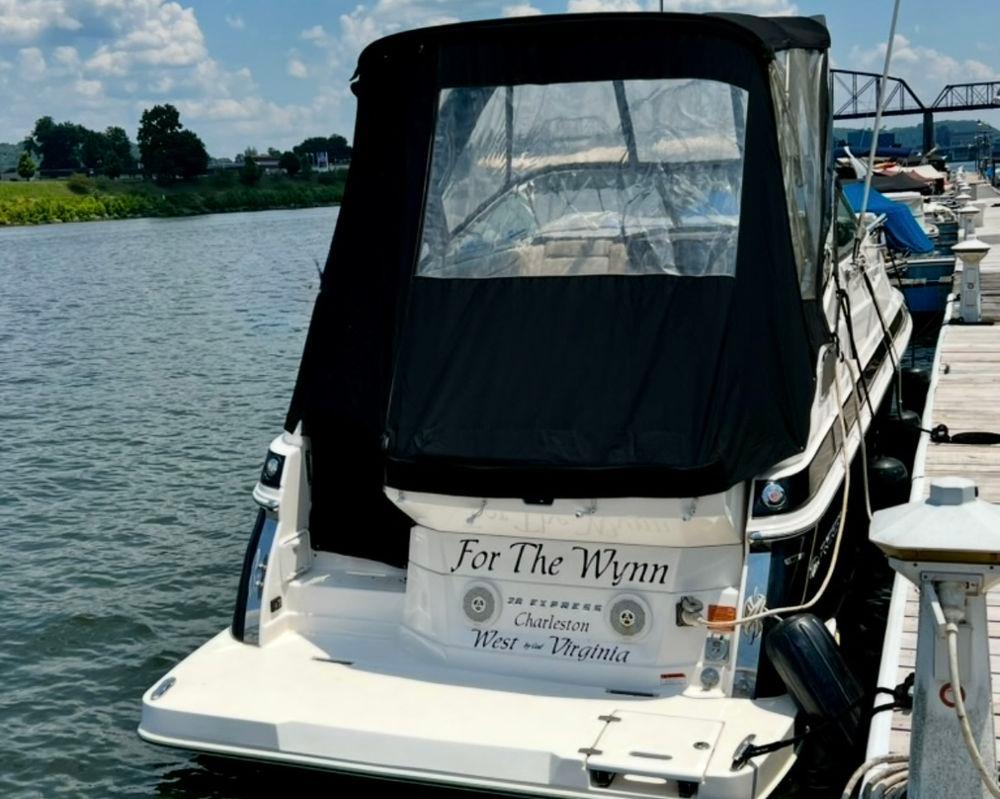 28' 2015 Regal Express Cruiser