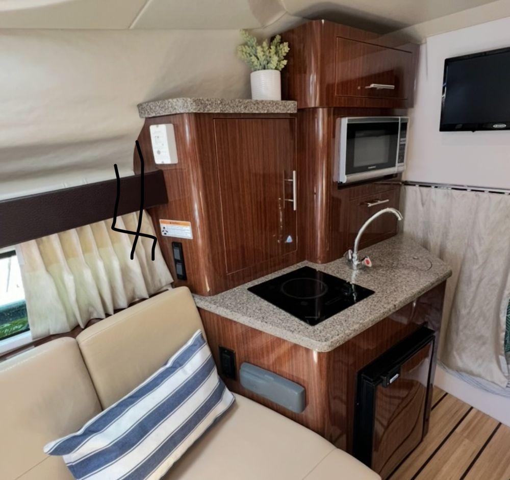 28' 2015 Regal Express Cruiser
