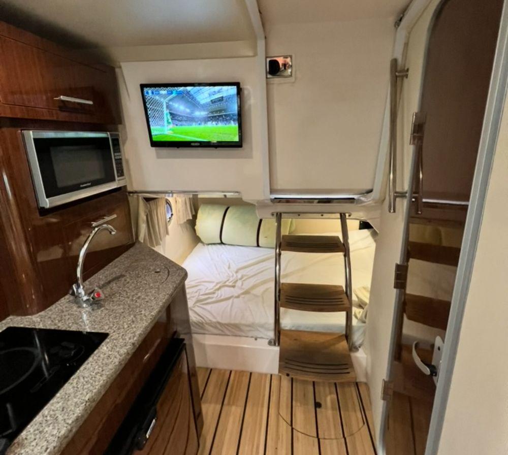 28' 2015 Regal Express Cruiser