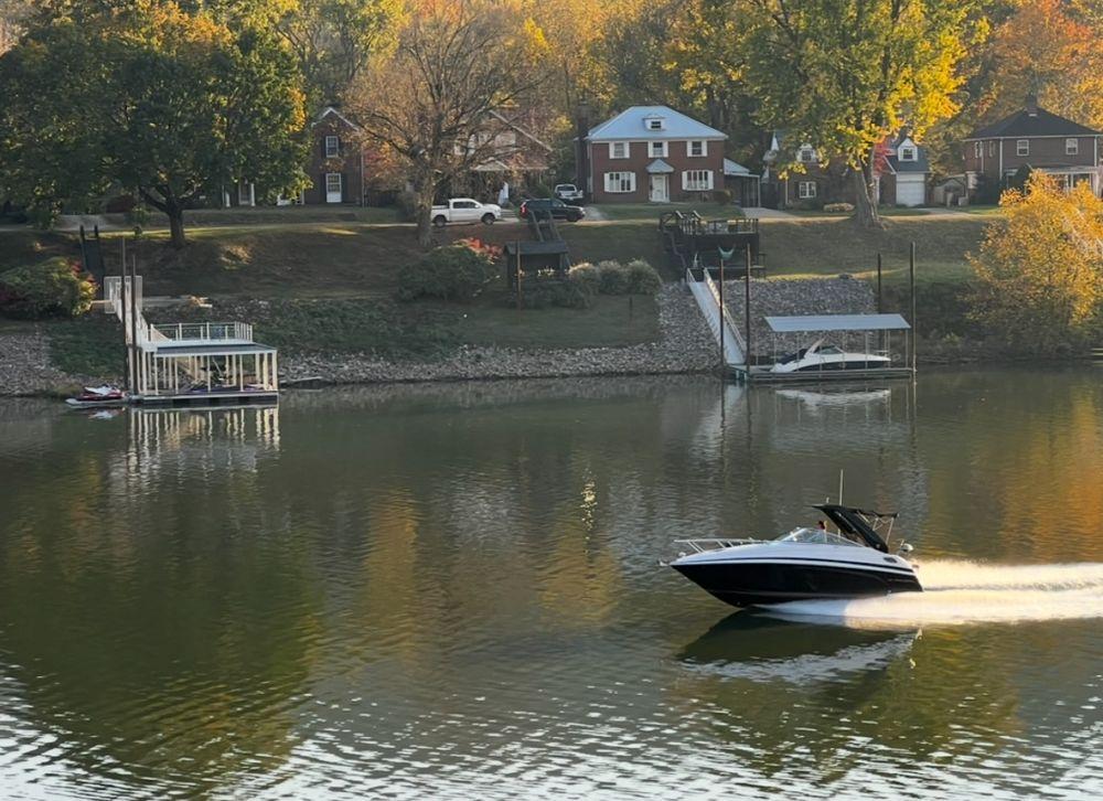 28' 2015 Regal Express Cruiser