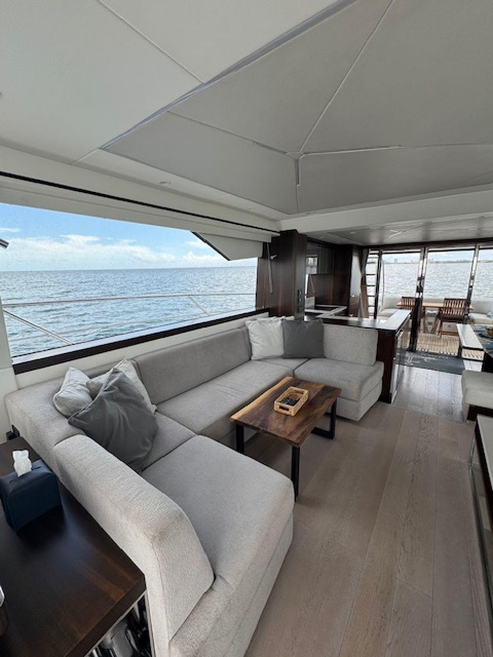 68' 2022 Sunseeker Manhattan 68