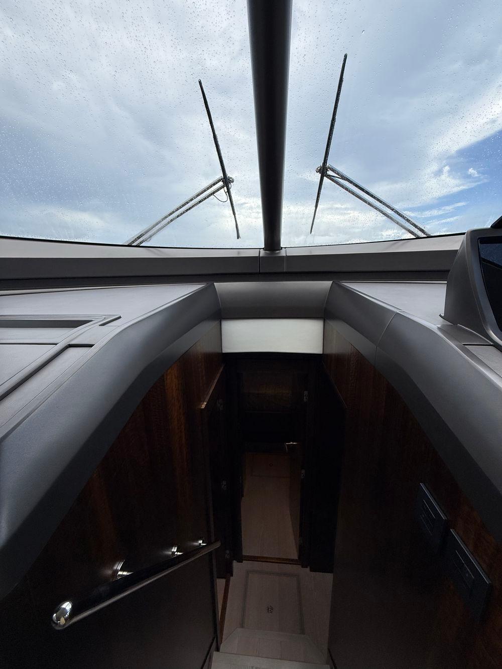 68' 2022 Sunseeker Manhattan 68