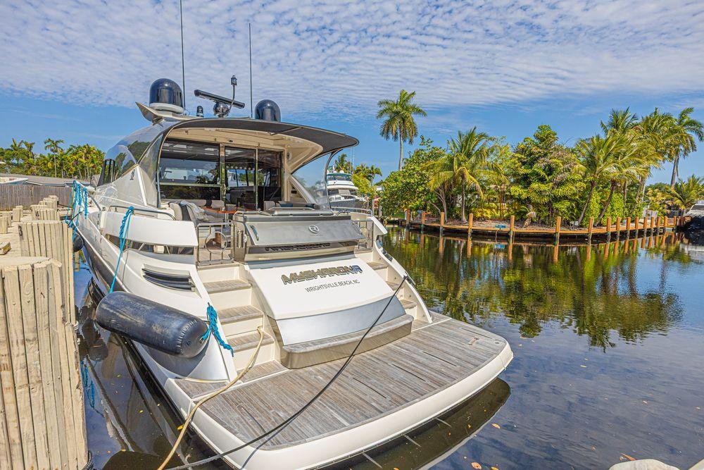 60' 2021 Riviera 6000 Sport Yacht Platinum Edition