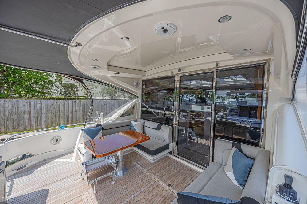 60' 2021 Riviera 6000 Sport Yacht Platinum Edition