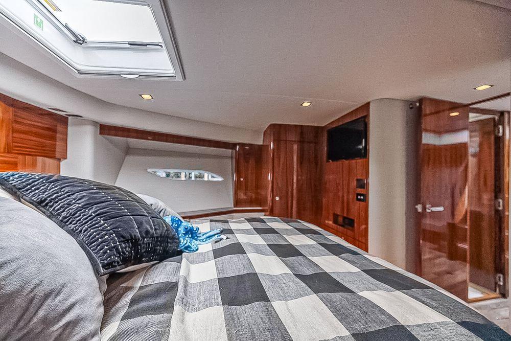 60' 2021 Riviera 6000 Sport Yacht Platinum Edition