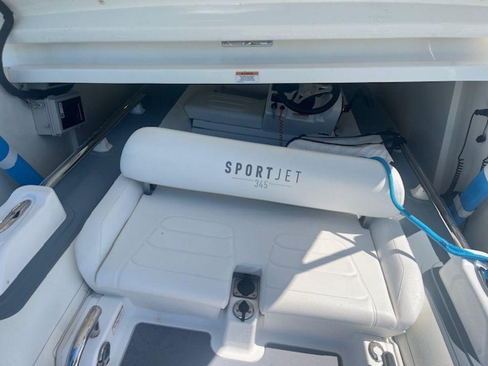 60' 2021 Riviera 6000 Sport Yacht Platinum Edition