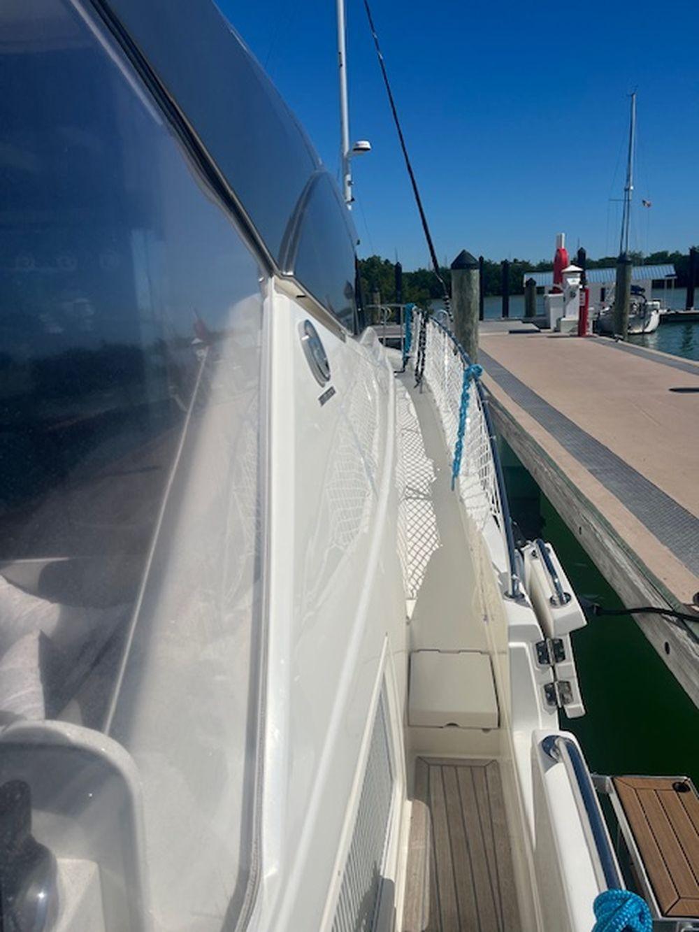 60' 2021 Riviera 6000 Sport Yacht Platinum Edition